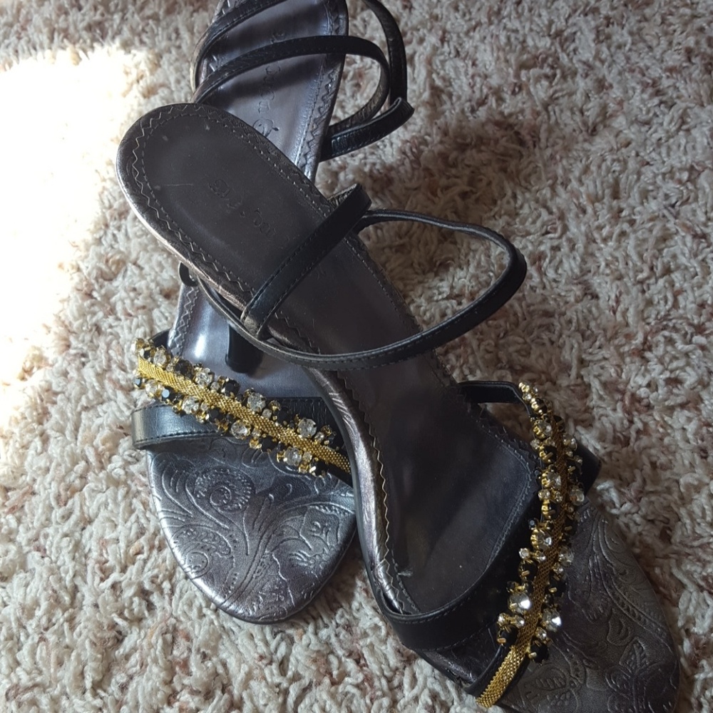 Shoes - Picture 2 of 4